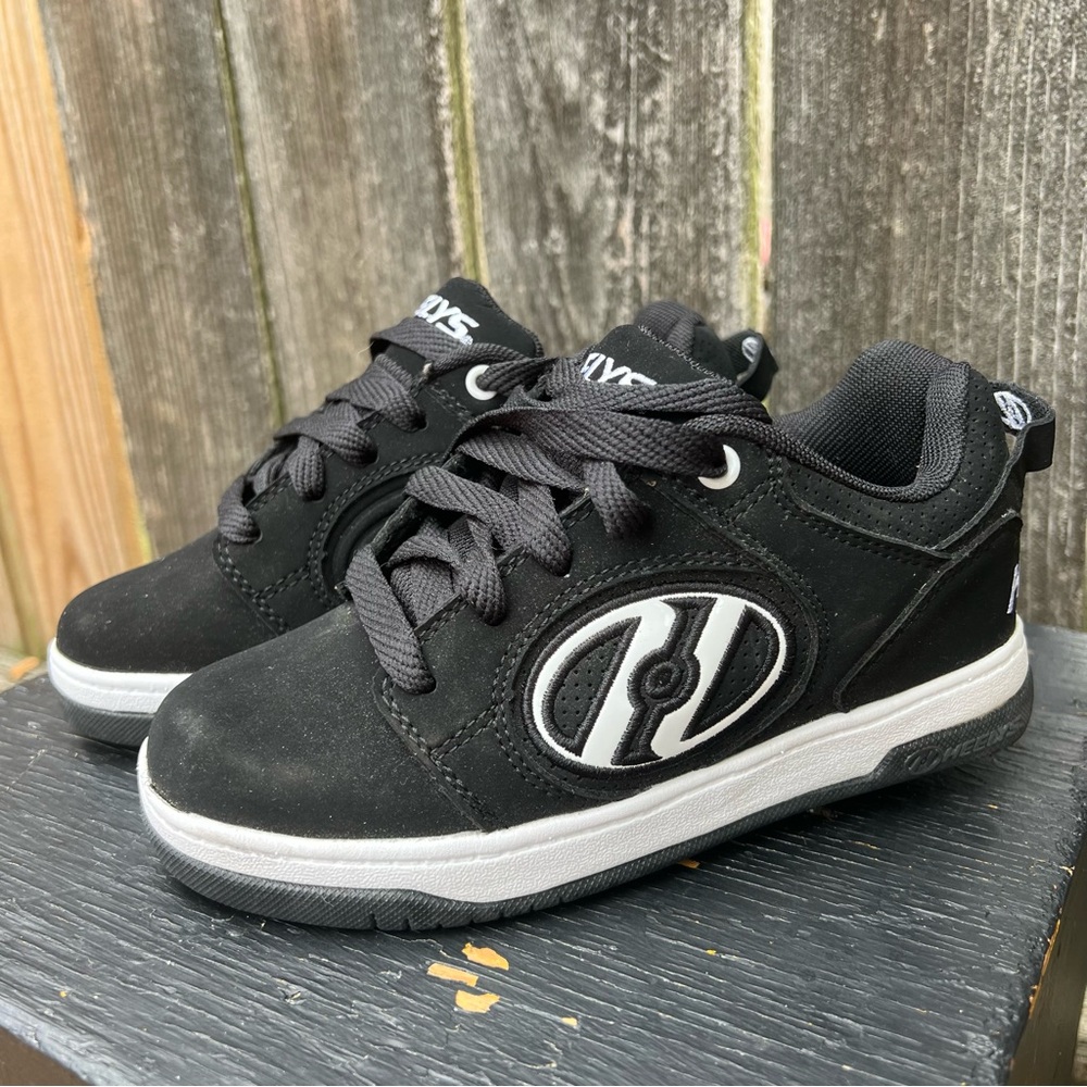 Kids Heelys Black Voyager Shoes